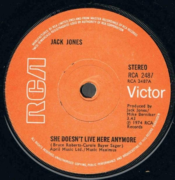 Jack Jones - She Doesn't Live Here Anymore