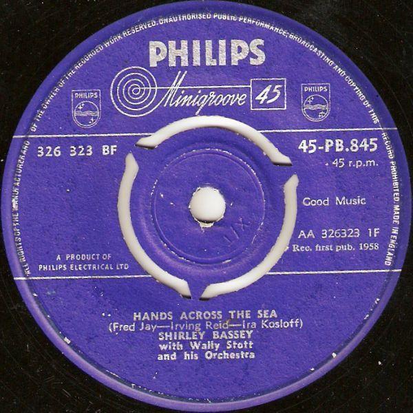 Shirley Bassey, Wally Stott & His Orchestra - Hands Across The Sea